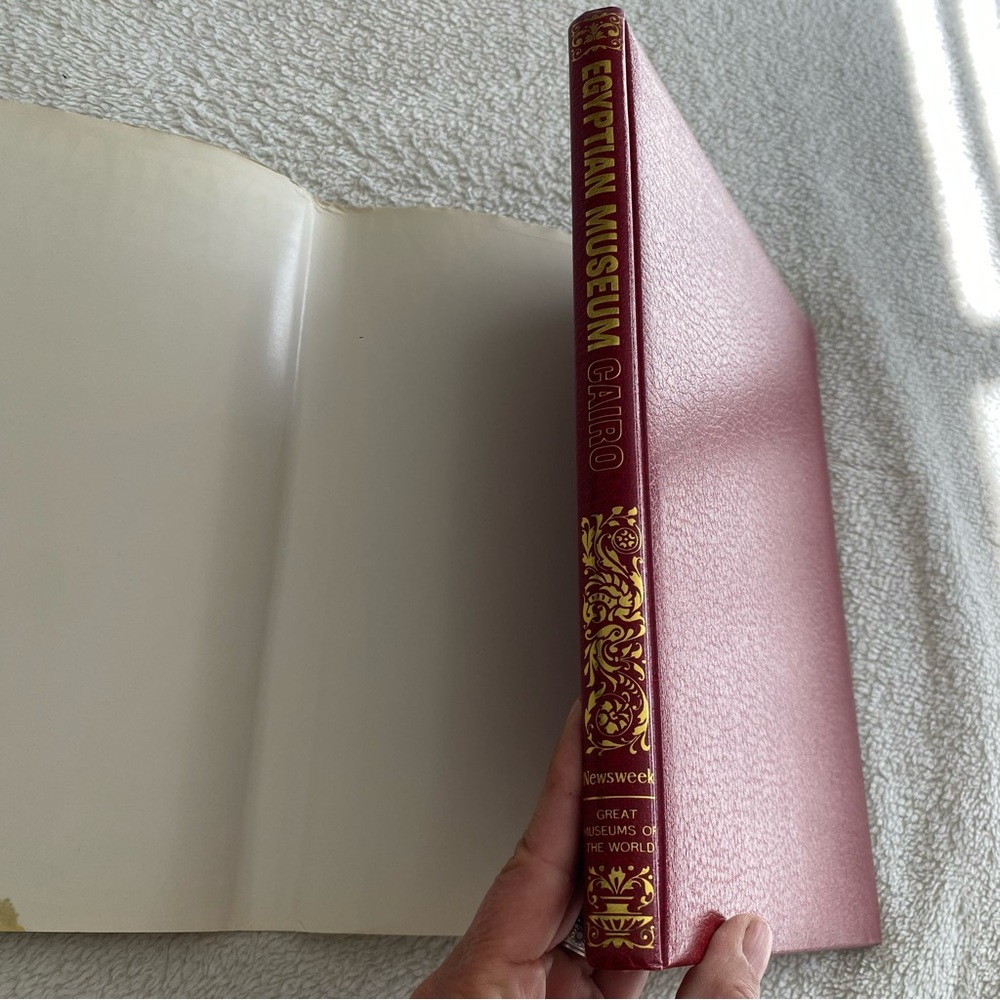 Egyptian Museum Cairo hardcover 1977 museums of the world​ - Picture 7 of 11